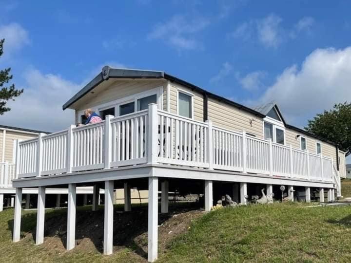 Sea Breeze Cabin Poole Kültér fotó