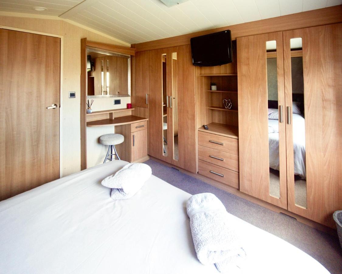 Sea Breeze Cabin Poole Kültér fotó
