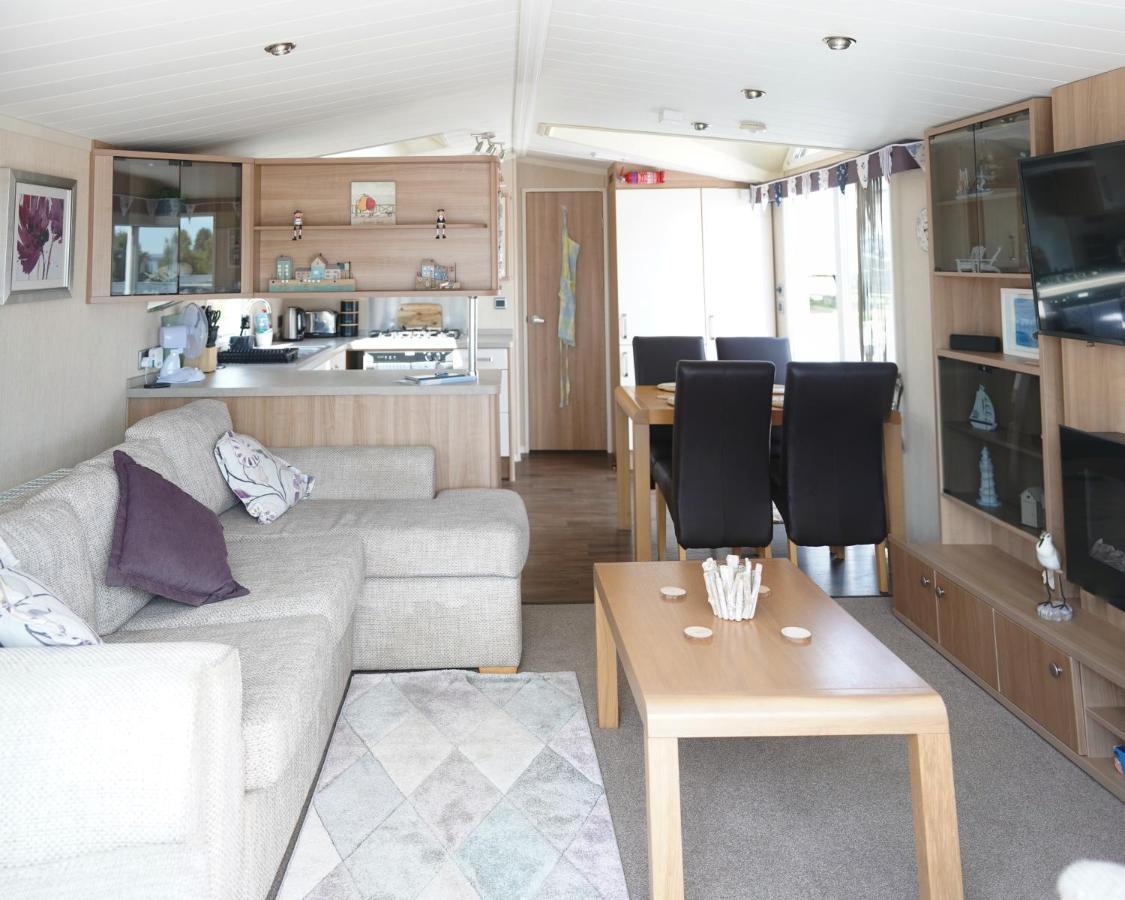 Sea Breeze Cabin Poole Kültér fotó