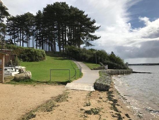 Sea Breeze Cabin Poole Kültér fotó